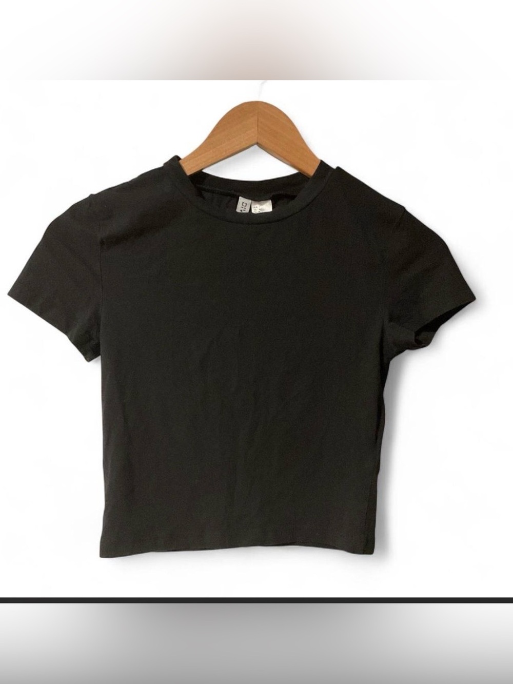 Divided Black Short Sleeve Crewneck cropped Tee